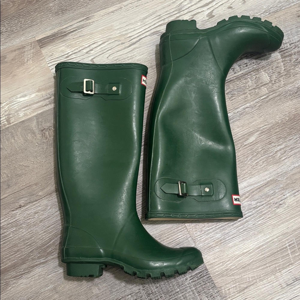 Hunter green tall rain boots - Picture 3 of 10